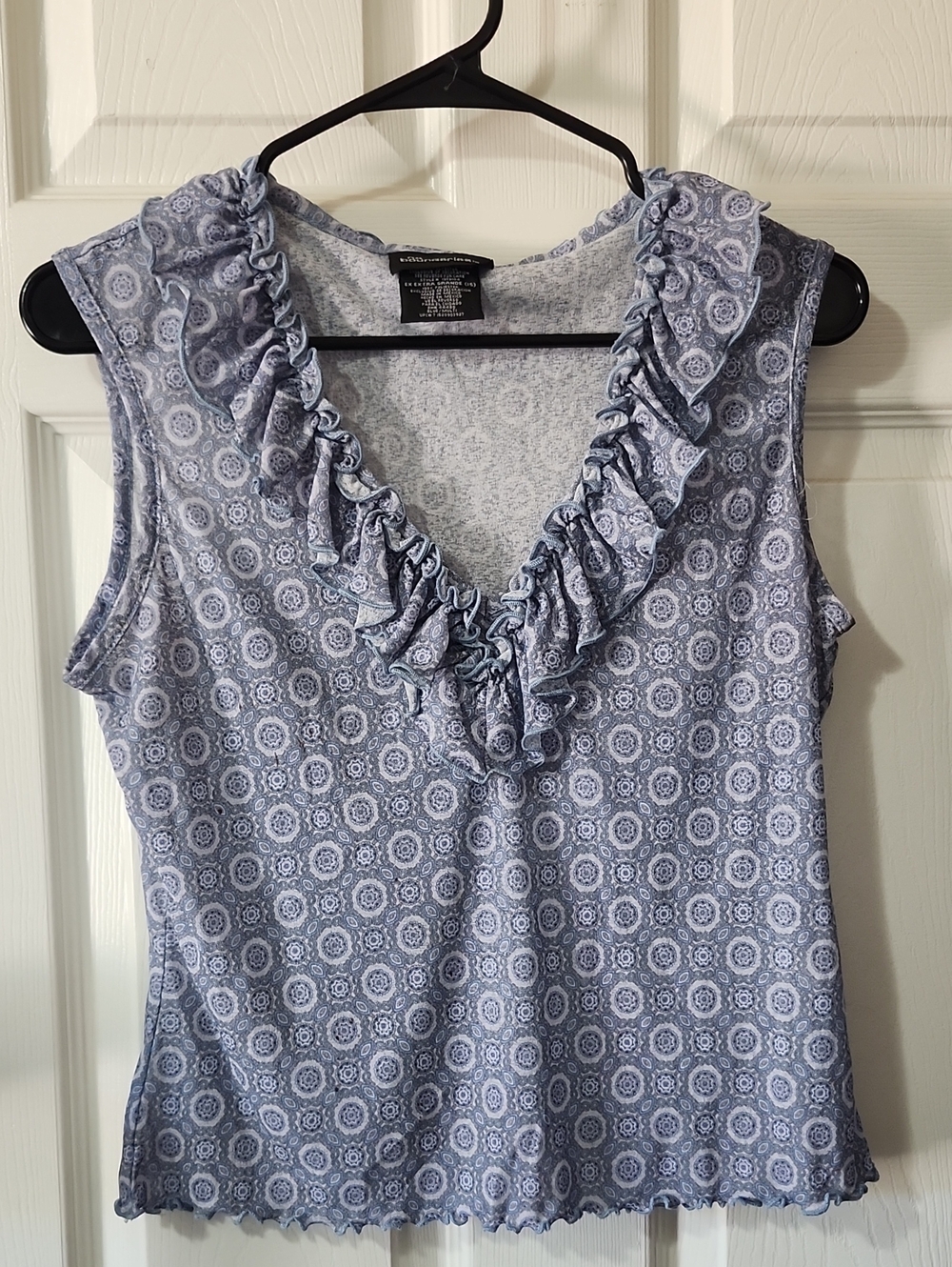 croft & barrow Light Blue Floral Medallion Ruffle V-Neck Sleeveless Top